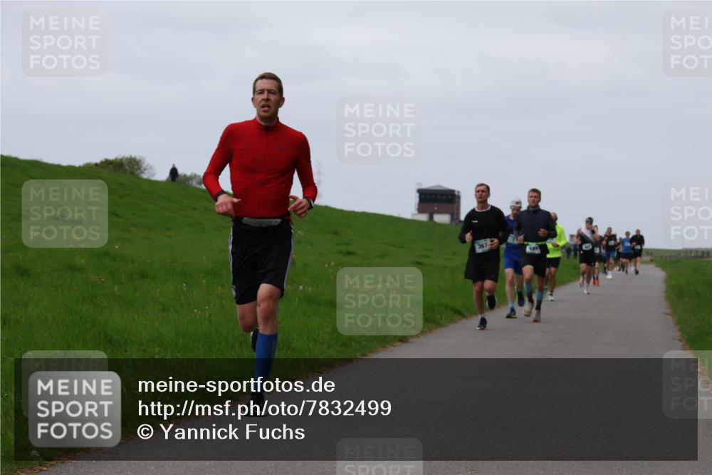 04.05.2025 - 8. Wedeler Halbmarathon Yannick Fuchs http://msf.ph/oto/7832499 04.05.2025 11:21:14 Laufen 367, 699 meine-sportfotos.de