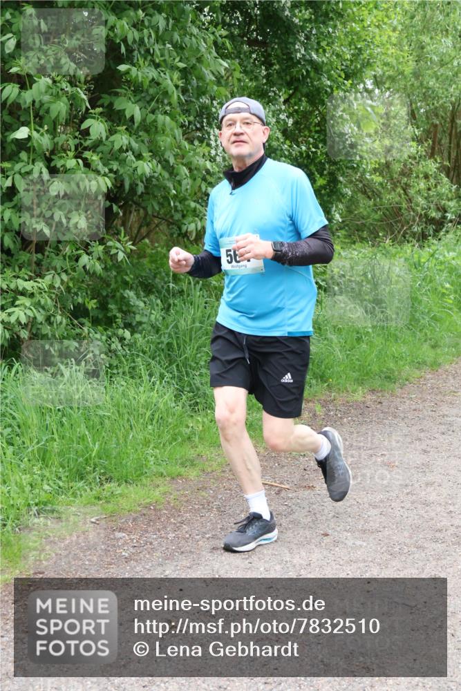 04.05.2025 - 8. Wedeler Halbmarathon Lena Gebhardt http://msf.ph/oto/7832510 04.05.2025 11:20:04 Laufen 5 meine-sportfotos.de