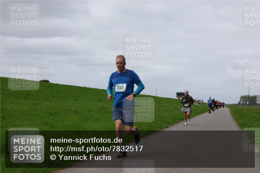 04.05.2025 - 8. Wedeler Halbmarathon Yannick Fuchs http://msf.ph/oto/7832517 04.05.2025 11:41:30 Laufen 722, 101 meine-sportfotos.de