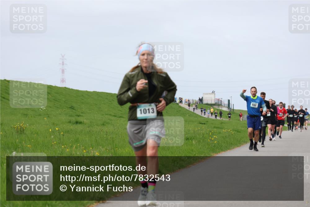 04.05.2025 - 8. Wedeler Halbmarathon Yannick Fuchs http://msf.ph/oto/7832543 04.05.2025 11:41:32 Laufen 1013, 842 meine-sportfotos.de