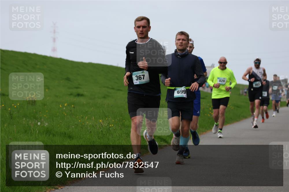 04.05.2025 - 8. Wedeler Halbmarathon Yannick Fuchs http://msf.ph/oto/7832547 04.05.2025 11:21:16 Laufen 367, 889, 699, 820, 863 meine-sportfotos.de