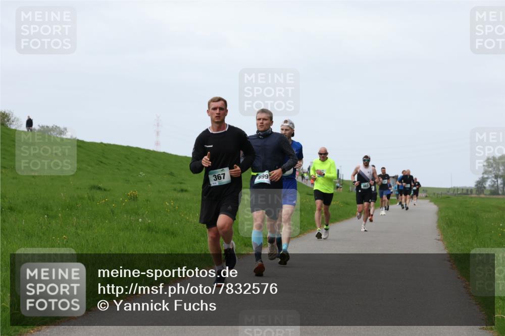 04.05.2025 - 8. Wedeler Halbmarathon Yannick Fuchs http://msf.ph/oto/7832576 04.05.2025 11:21:17 Laufen 367, 699 meine-sportfotos.de