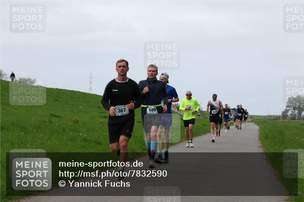 04.05.2025 - 8. Wedeler Halbmarathon Yannick Fuchs http://msf.ph/oto/7832590 04.05.2025 11:21:17 Laufen 819, 367, 699, 863 meine-sportfotos.de