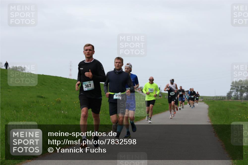 04.05.2025 - 8. Wedeler Halbmarathon Yannick Fuchs http://msf.ph/oto/7832598 04.05.2025 11:21:17 Laufen 367, 699, 820, 863 meine-sportfotos.de