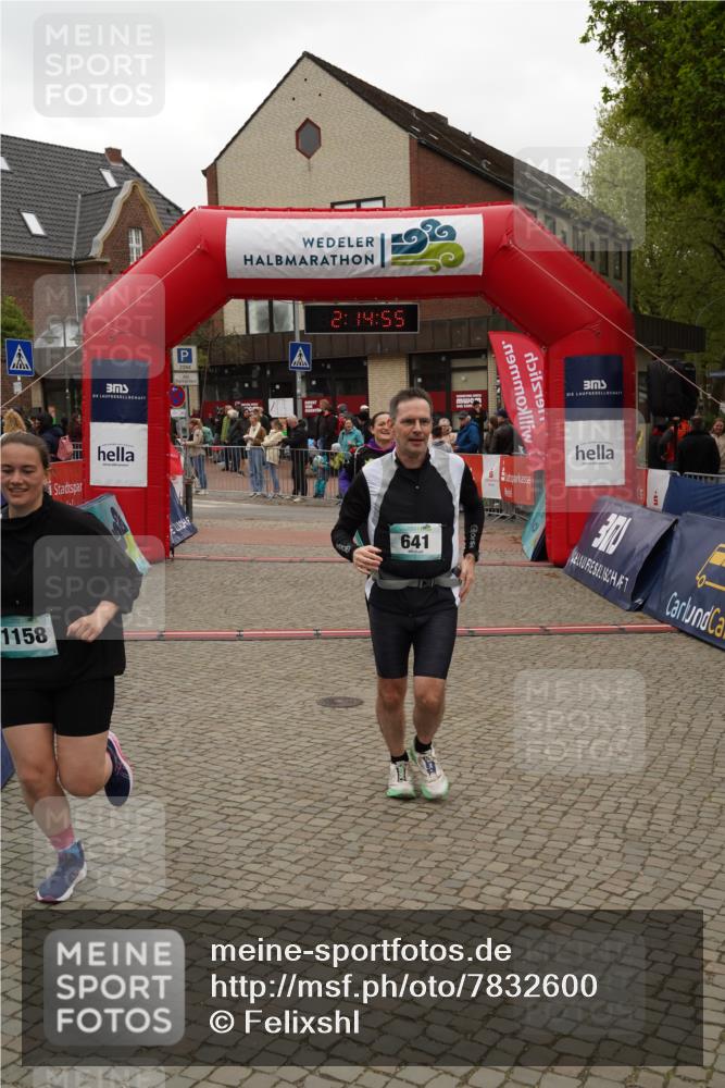 04.05.2025 - 8. Wedeler Halbmarathon Felixshl http://msf.ph/oto/7832600 04.05.2025 12:14:53 Ziel 274, 641, 1158 meine-sportfotos.de