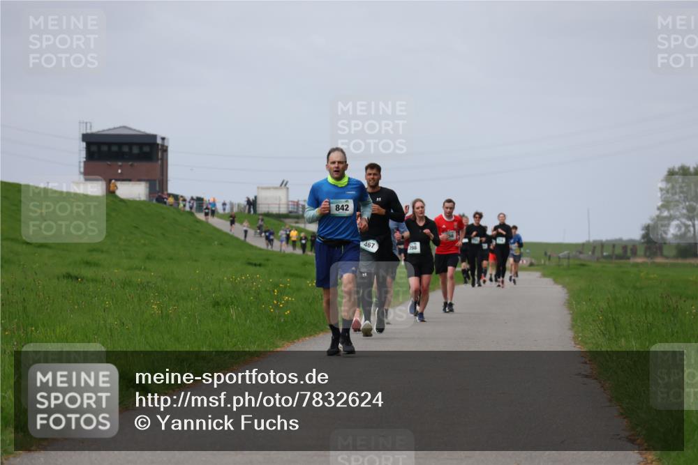 04.05.2025 - 8. Wedeler Halbmarathon Yannick Fuchs http://msf.ph/oto/7832624 04.05.2025 11:41:35 Laufen 842, 467, 398 meine-sportfotos.de