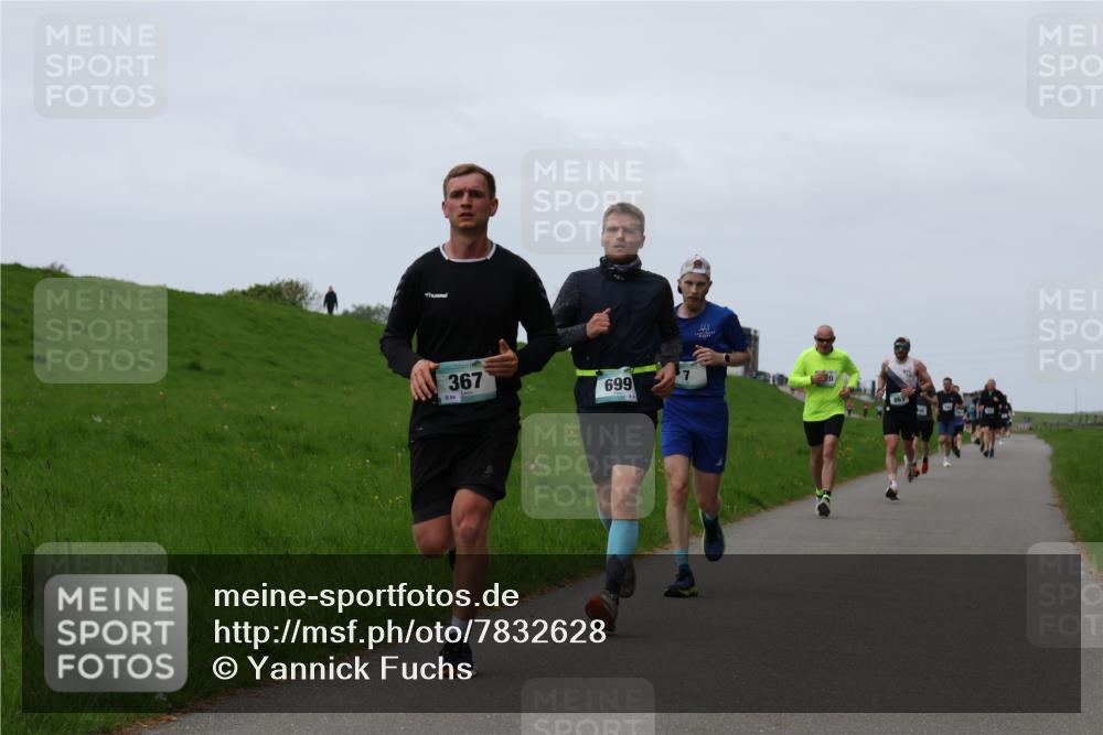 04.05.2025 - 8. Wedeler Halbmarathon Yannick Fuchs http://msf.ph/oto/7832628 04.05.2025 11:21:19 Laufen 367, 699, 7 meine-sportfotos.de