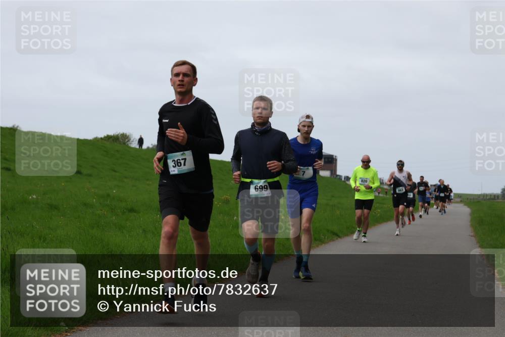 04.05.2025 - 8. Wedeler Halbmarathon Yannick Fuchs http://msf.ph/oto/7832637 04.05.2025 11:21:19 Laufen 367, 889, 699, 820 meine-sportfotos.de