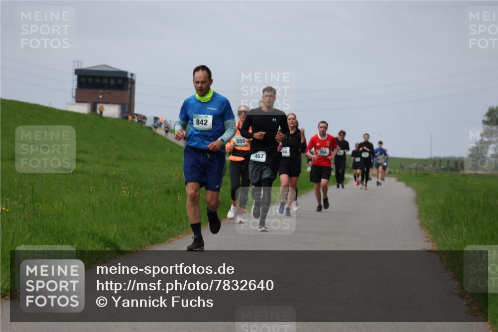 04.05.2025 - 8. Wedeler Halbmarathon Yannick Fuchs http://msf.ph/oto/7832640 04.05.2025 11:41:38 Laufen 842, 559, 467, 98 meine-sportfotos.de