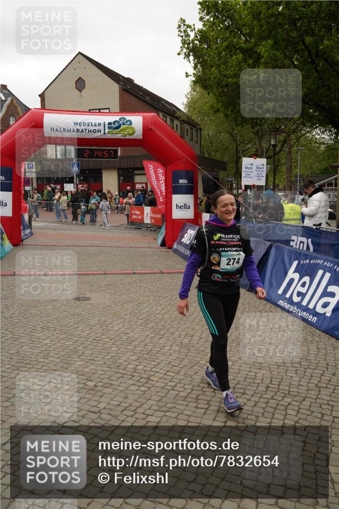 04.05.2025 - 8. Wedeler Halbmarathon Felixshl http://msf.ph/oto/7832654 04.05.2025 12:14:55 Ziel 274, 641, 1158 meine-sportfotos.de