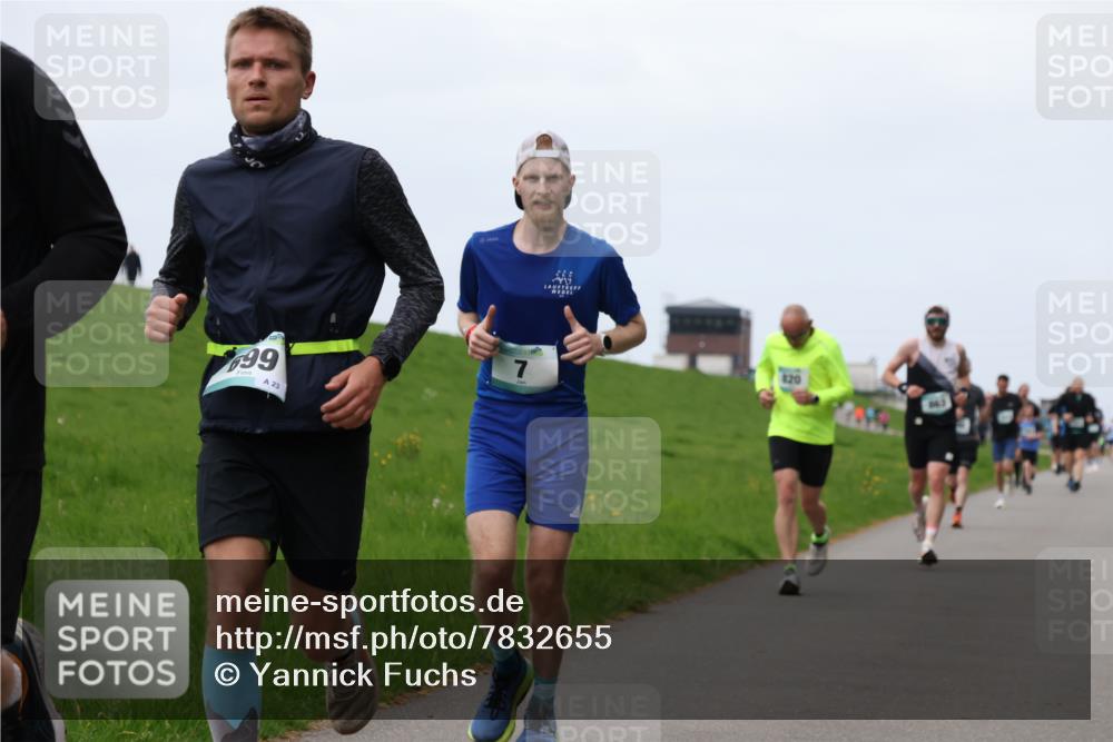 04.05.2025 - 8. Wedeler Halbmarathon Yannick Fuchs http://msf.ph/oto/7832655 04.05.2025 11:21:20 Laufen 99, 23, 7, 120 meine-sportfotos.de