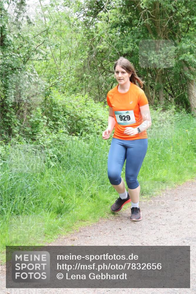 04.05.2025 - 8. Wedeler Halbmarathon Lena Gebhardt http://msf.ph/oto/7832656 04.05.2025 11:20:21 Laufen 929 meine-sportfotos.de
