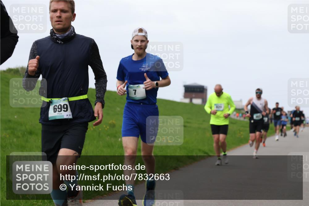 04.05.2025 - 8. Wedeler Halbmarathon Yannick Fuchs http://msf.ph/oto/7832663 04.05.2025 11:21:20 Laufen 699, 23, 7, 8210 meine-sportfotos.de