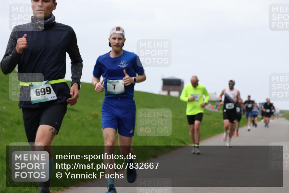04.05.2025 - 8. Wedeler Halbmarathon Yannick Fuchs http://msf.ph/oto/7832667 04.05.2025 11:21:20 Laufen 699, 23, 7 meine-sportfotos.de