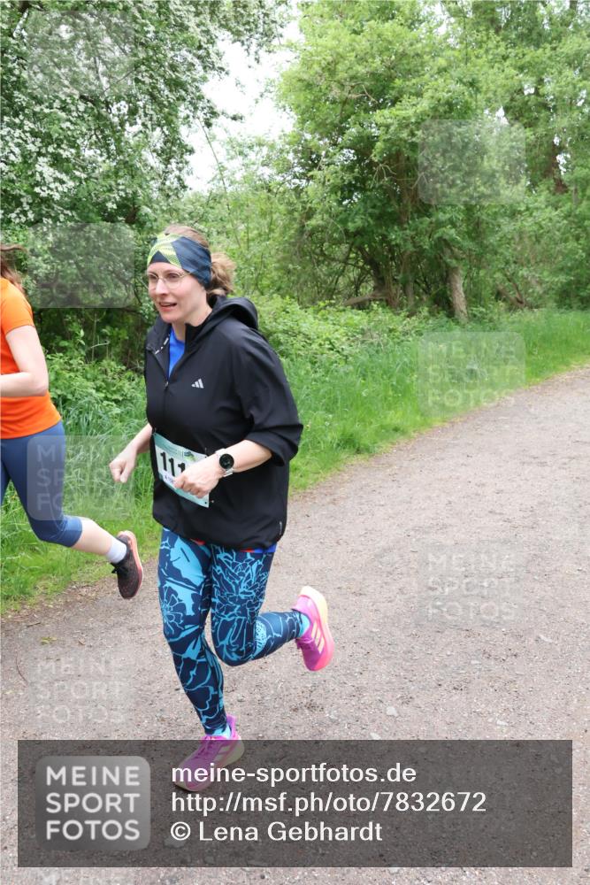 04.05.2025 - 8. Wedeler Halbmarathon Lena Gebhardt http://msf.ph/oto/7832672 04.05.2025 11:20:22 Laufen 11 meine-sportfotos.de