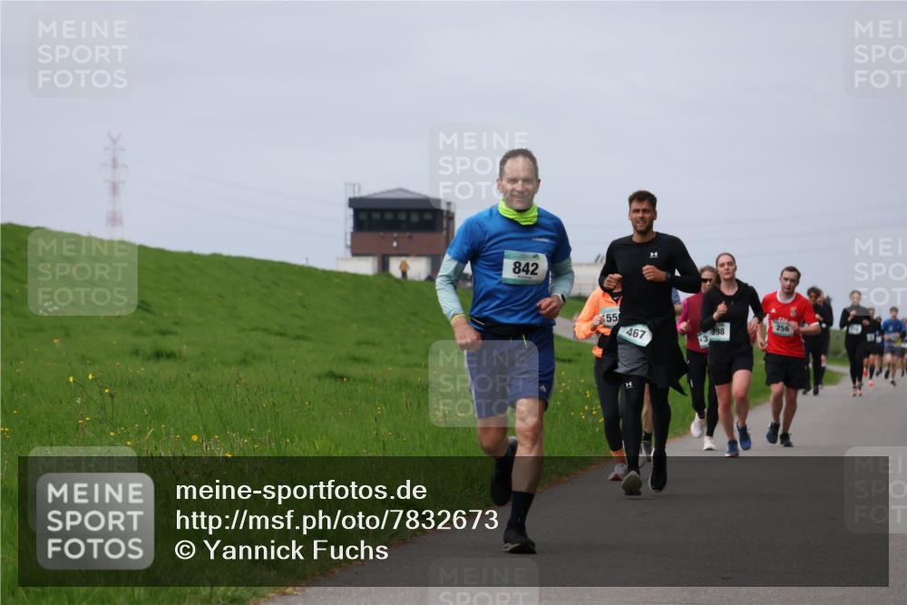 04.05.2025 - 8. Wedeler Halbmarathon Yannick Fuchs http://msf.ph/oto/7832673 04.05.2025 11:41:39 Laufen 842, 55, 256, 398, 467 meine-sportfotos.de