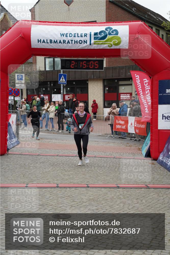 04.05.2025 - 8. Wedeler Halbmarathon Felixshl http://msf.ph/oto/7832687 04.05.2025 12:15:03 Ziel 271, 296, 601 meine-sportfotos.de