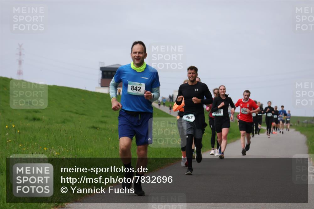 04.05.2025 - 8. Wedeler Halbmarathon Yannick Fuchs http://msf.ph/oto/7832696 04.05.2025 11:41:40 Laufen 842, 7, 467, 398, 256 meine-sportfotos.de