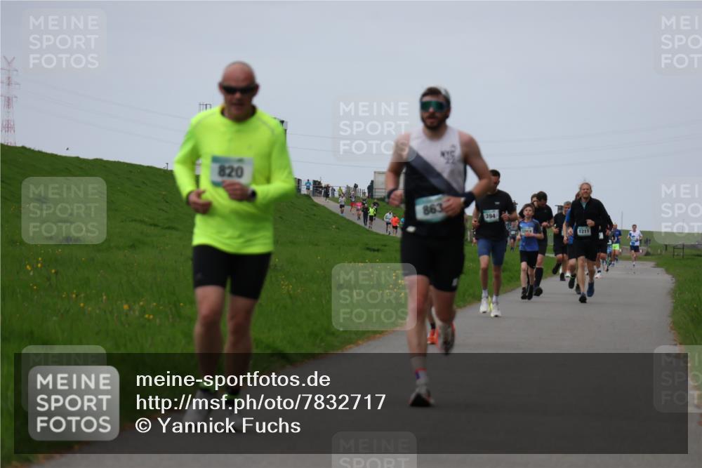 04.05.2025 - 8. Wedeler Halbmarathon Yannick Fuchs http://msf.ph/oto/7832717 04.05.2025 11:21:22 Laufen 820, 863, 394, 1052, 1211 meine-sportfotos.de