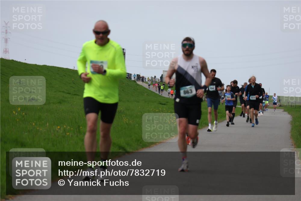 04.05.2025 - 8. Wedeler Halbmarathon Yannick Fuchs http://msf.ph/oto/7832719 04.05.2025 11:21:22 Laufen 863, 394, 1062, 1211 meine-sportfotos.de