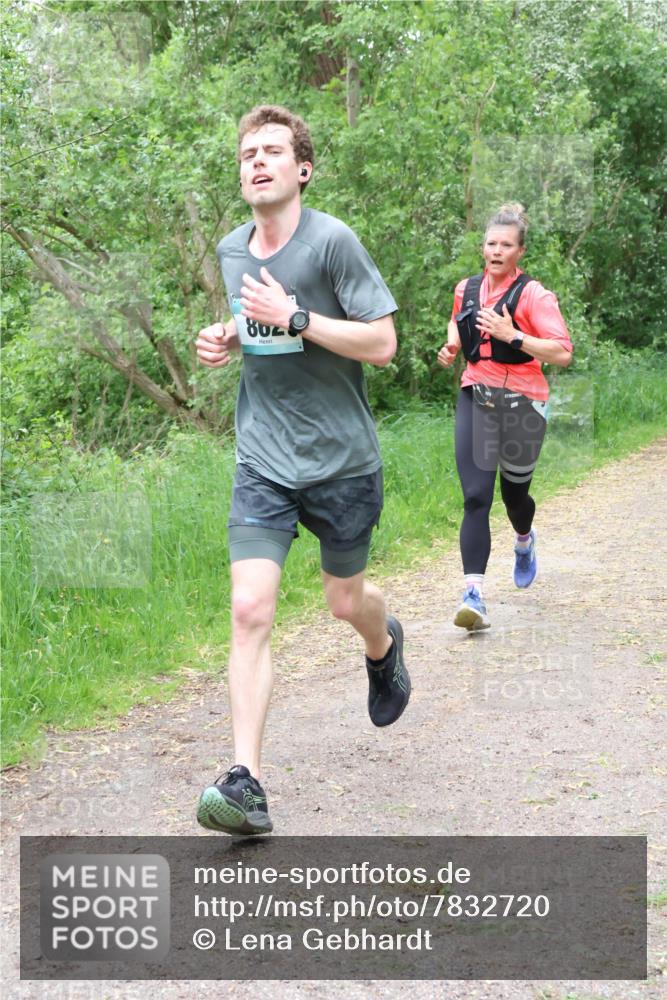 04.05.2025 - 8. Wedeler Halbmarathon Lena Gebhardt http://msf.ph/oto/7832720 04.05.2025 11:20:26 Laufen 802 meine-sportfotos.de