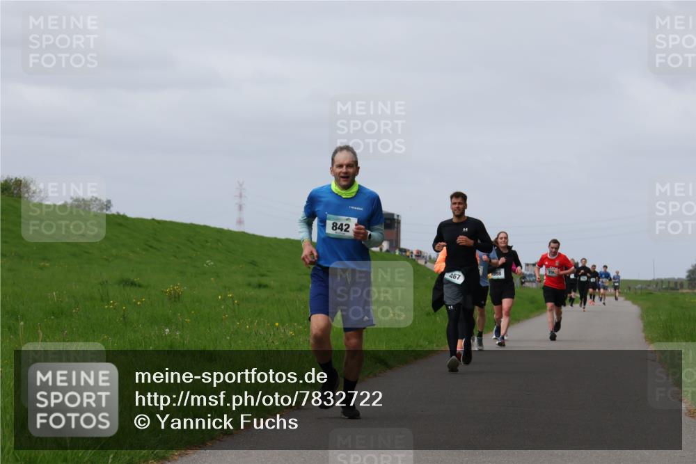 04.05.2025 - 8. Wedeler Halbmarathon Yannick Fuchs http://msf.ph/oto/7832722 04.05.2025 11:41:42 Laufen 842, 467, 25, 398 meine-sportfotos.de