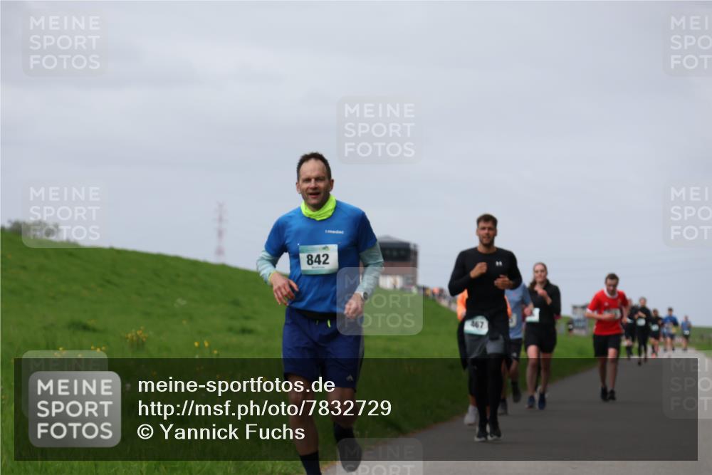 04.05.2025 - 8. Wedeler Halbmarathon Yannick Fuchs http://msf.ph/oto/7832729 04.05.2025 11:41:42 Laufen 842 meine-sportfotos.de