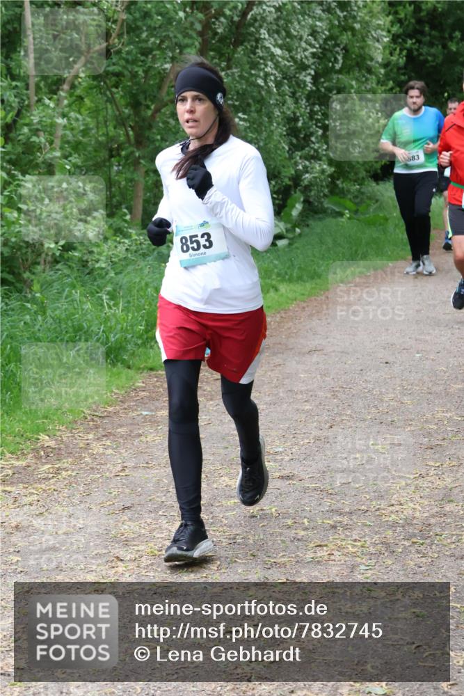 04.05.2025 - 8. Wedeler Halbmarathon Lena Gebhardt http://msf.ph/oto/7832745 04.05.2025 11:20:33 Laufen 853 meine-sportfotos.de