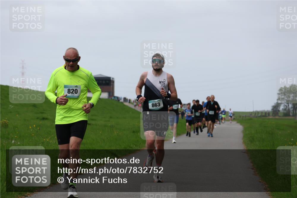 04.05.2025 - 8. Wedeler Halbmarathon Yannick Fuchs http://msf.ph/oto/7832752 04.05.2025 11:21:23 Laufen 820, 863, 22 meine-sportfotos.de