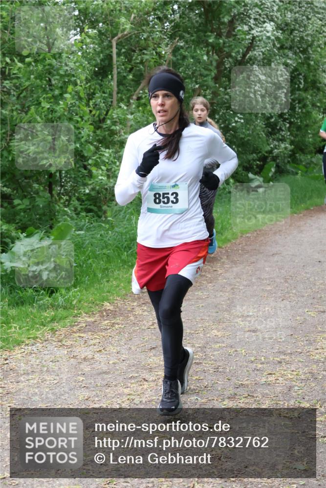 04.05.2025 - 8. Wedeler Halbmarathon Lena Gebhardt http://msf.ph/oto/7832762 04.05.2025 11:20:34 Laufen 853 meine-sportfotos.de