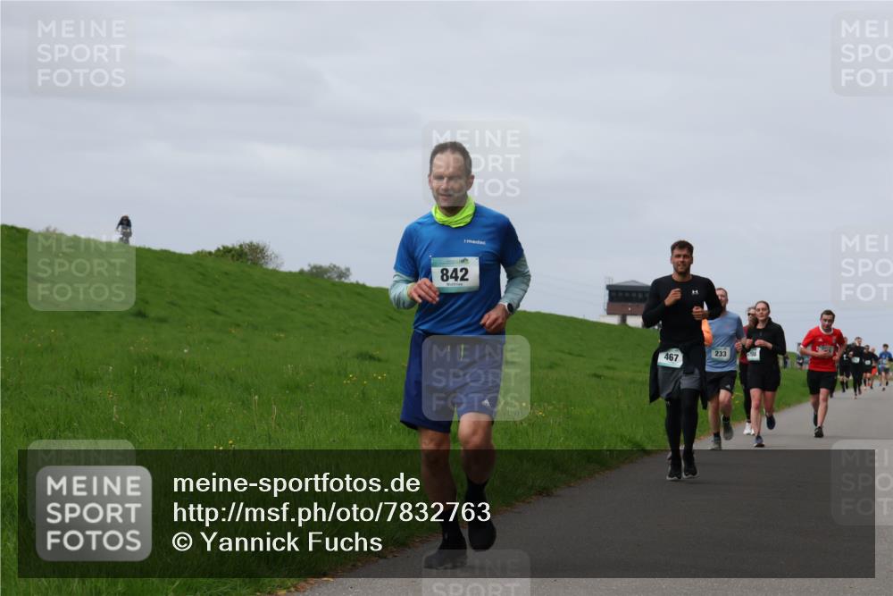 04.05.2025 - 8. Wedeler Halbmarathon Yannick Fuchs http://msf.ph/oto/7832763 04.05.2025 11:41:43 Laufen 842, 467, 233, 98 meine-sportfotos.de