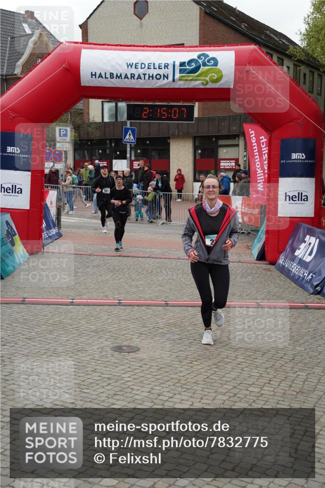 04.05.2025 - 8. Wedeler Halbmarathon Felixshl http://msf.ph/oto/7832775 04.05.2025 12:15:05 Ziel 271, 296, 601 meine-sportfotos.de