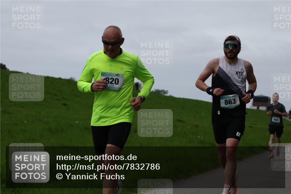 04.05.2025 - 8. Wedeler Halbmarathon Yannick Fuchs http://msf.ph/oto/7832786 04.05.2025 11:21:26 Laufen 820, 22, 863, 840 meine-sportfotos.de