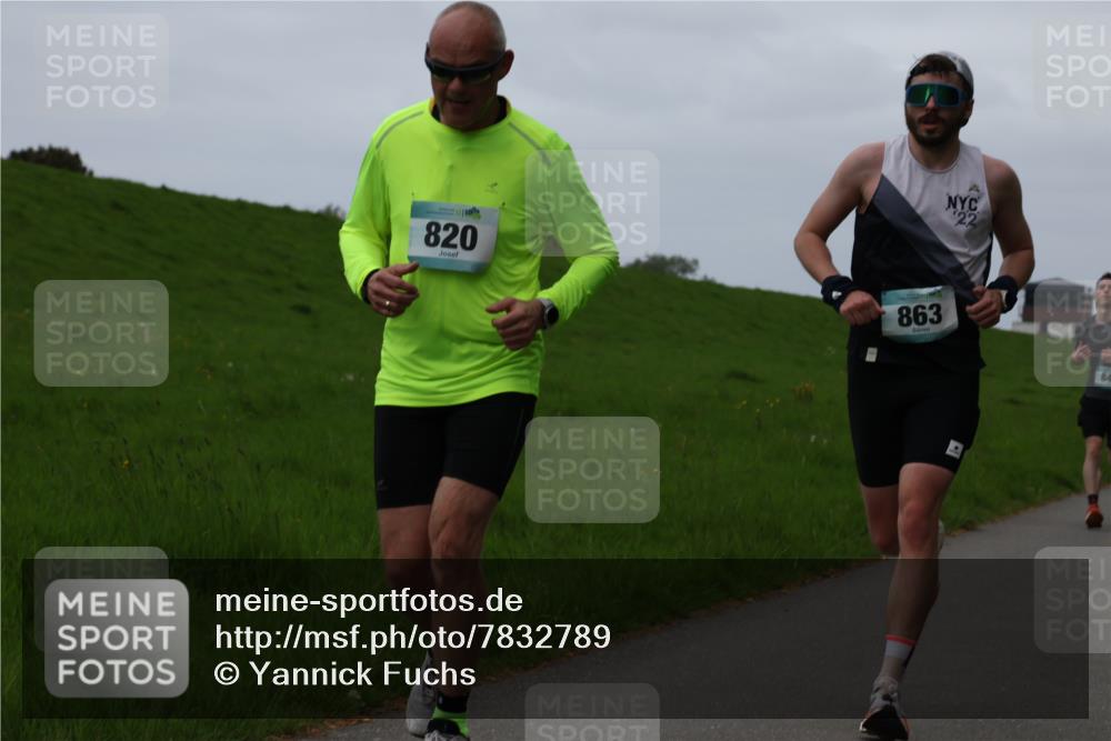 04.05.2025 - 8. Wedeler Halbmarathon Yannick Fuchs http://msf.ph/oto/7832789 04.05.2025 11:21:26 Laufen 820, 863, 22, 84 meine-sportfotos.de