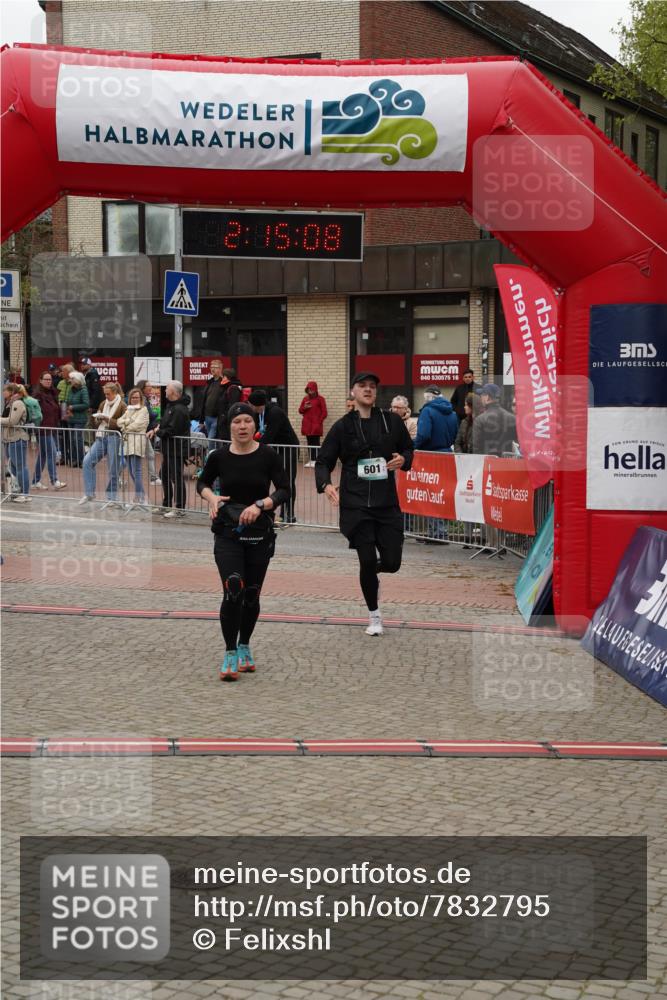 04.05.2025 - 8. Wedeler Halbmarathon Felixshl http://msf.ph/oto/7832795 04.05.2025 12:15:06 Ziel 271, 296, 601 meine-sportfotos.de