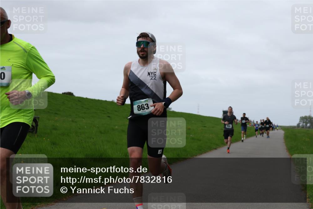 04.05.2025 - 8. Wedeler Halbmarathon Yannick Fuchs http://msf.ph/oto/7832816 04.05.2025 11:21:27 Laufen 0, 22, 863, 640 meine-sportfotos.de