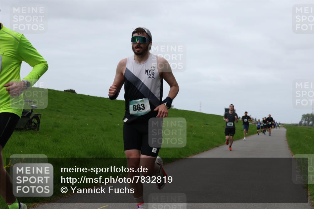 04.05.2025 - 8. Wedeler Halbmarathon Yannick Fuchs http://msf.ph/oto/7832819 04.05.2025 11:21:27 Laufen 863, 22, 840 meine-sportfotos.de