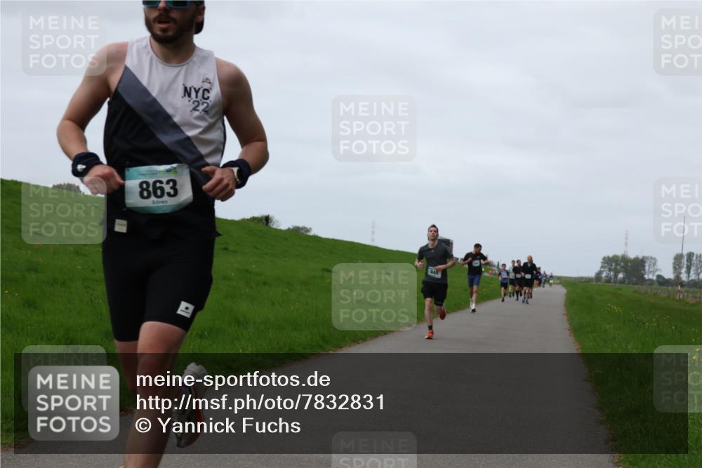 04.05.2025 - 8. Wedeler Halbmarathon Yannick Fuchs http://msf.ph/oto/7832831 04.05.2025 11:21:27 Laufen 22, 863, 840 meine-sportfotos.de