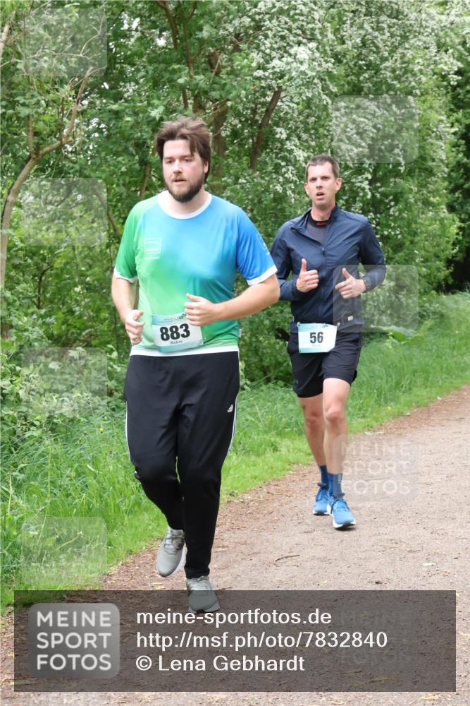 04.05.2025 - 8. Wedeler Halbmarathon Lena Gebhardt http://msf.ph/oto/7832840 04.05.2025 11:20:37 Laufen 883, 56 meine-sportfotos.de