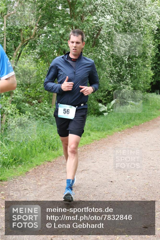 04.05.2025 - 8. Wedeler Halbmarathon Lena Gebhardt http://msf.ph/oto/7832846 04.05.2025 11:20:37 Laufen 56 meine-sportfotos.de
