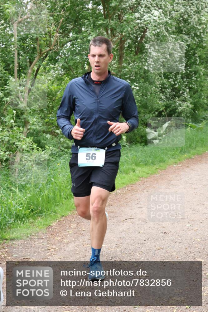 04.05.2025 - 8. Wedeler Halbmarathon Lena Gebhardt http://msf.ph/oto/7832856 04.05.2025 11:20:38 Laufen 1, 36, 56 meine-sportfotos.de