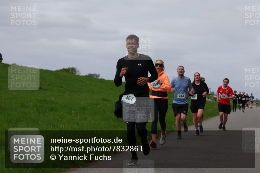 04.05.2025 - 8. Wedeler Halbmarathon Yannick Fuchs http://msf.ph/oto/7832861 04.05.2025 11:41:47 Laufen 467, 559, 233, 398, 256 meine-sportfotos.de