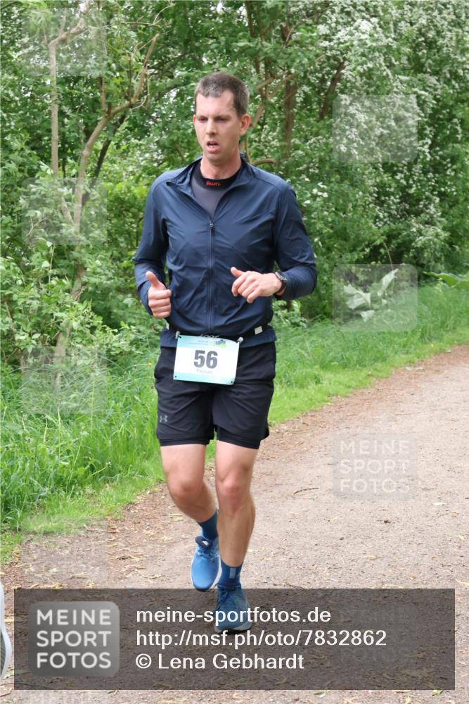 04.05.2025 - 8. Wedeler Halbmarathon Lena Gebhardt http://msf.ph/oto/7832862 04.05.2025 11:20:38 Laufen 8, 56 meine-sportfotos.de