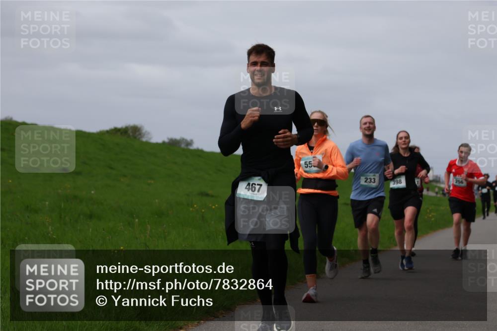 04.05.2025 - 8. Wedeler Halbmarathon Yannick Fuchs http://msf.ph/oto/7832864 04.05.2025 11:41:47 Laufen 467, 55, 233, 398, 256 meine-sportfotos.de