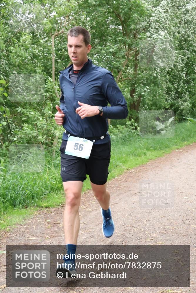 04.05.2025 - 8. Wedeler Halbmarathon Lena Gebhardt http://msf.ph/oto/7832875 04.05.2025 11:20:38 Laufen 56 meine-sportfotos.de