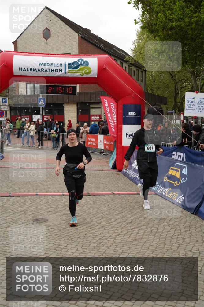 04.05.2025 - 8. Wedeler Halbmarathon Felixshl http://msf.ph/oto/7832876 04.05.2025 12:15:08 Ziel 271, 296, 601 meine-sportfotos.de