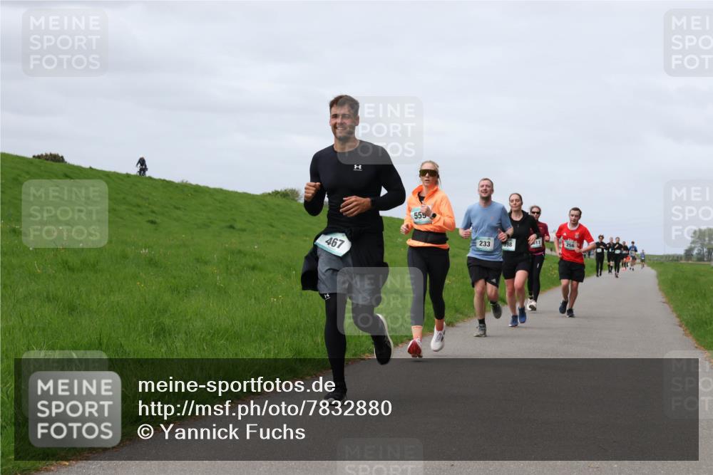 04.05.2025 - 8. Wedeler Halbmarathon Yannick Fuchs http://msf.ph/oto/7832880 04.05.2025 11:41:48 Laufen 467, 559, 233, 256, 98 meine-sportfotos.de