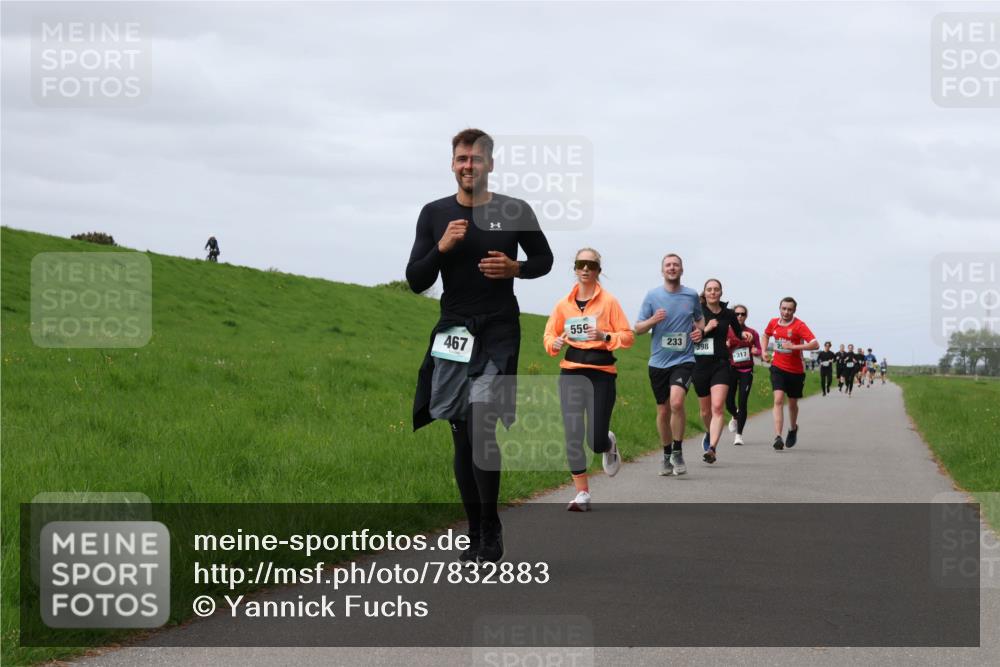04.05.2025 - 8. Wedeler Halbmarathon Yannick Fuchs http://msf.ph/oto/7832883 04.05.2025 11:41:48 Laufen 559, 467, 233, 398, 317 meine-sportfotos.de