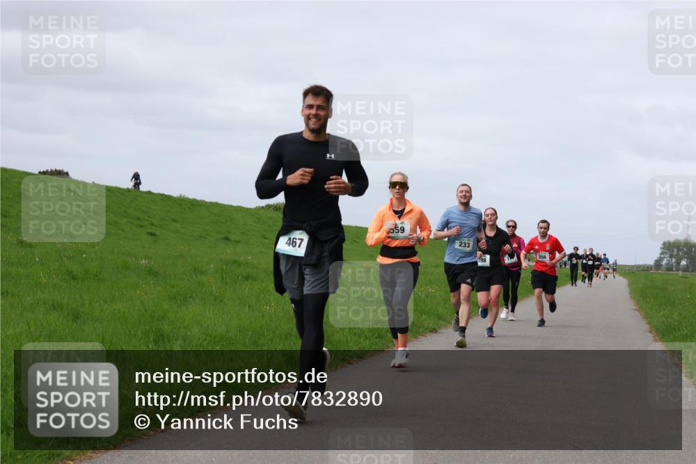04.05.2025 - 8. Wedeler Halbmarathon Yannick Fuchs http://msf.ph/oto/7832890 04.05.2025 11:41:48 Laufen 467, 559, 233, 398, 256 meine-sportfotos.de