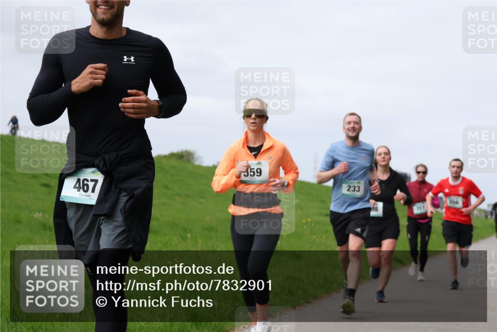 04.05.2025 - 8. Wedeler Halbmarathon Yannick Fuchs http://msf.ph/oto/7832901 04.05.2025 11:41:49 Laufen 467, 359, 233, 317, 256 meine-sportfotos.de